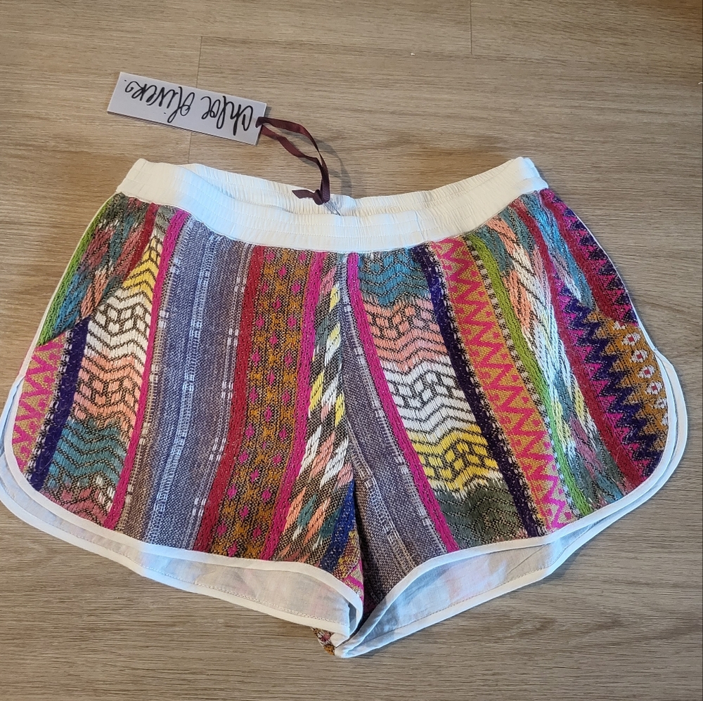 NWT Chloe Oliver Fiesta Jacquard Colorful Emboridered Shorts